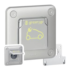 Prise de recharge pour VE Green ‘up Access avec volet - IP55 IK10 -Fixation saillie ou encartée- Modes 1 ou 2 - 16A 230V
